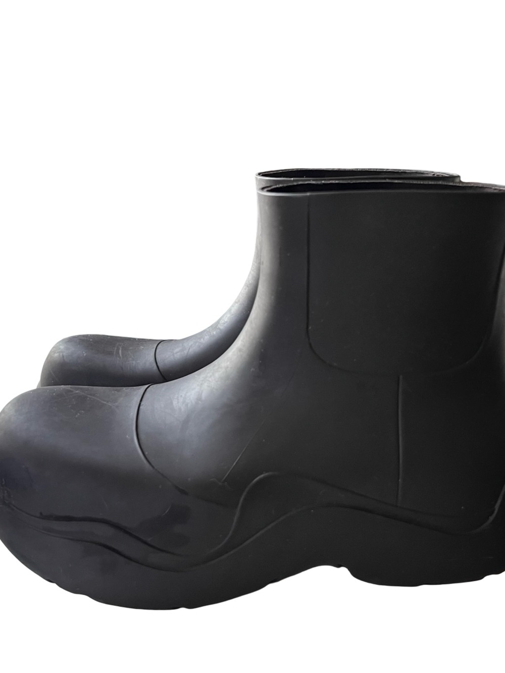Authentic Bottega Veneta Puddle Boots in Fondant – Like New